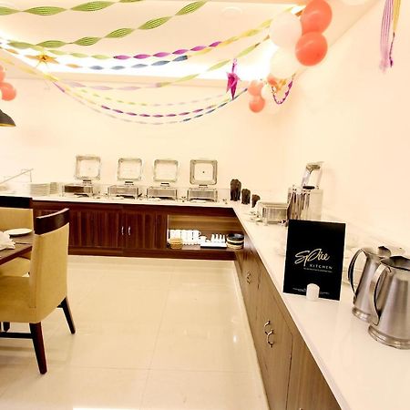 Genx Usha Kiran Agra Hotel Agra  Exterior foto