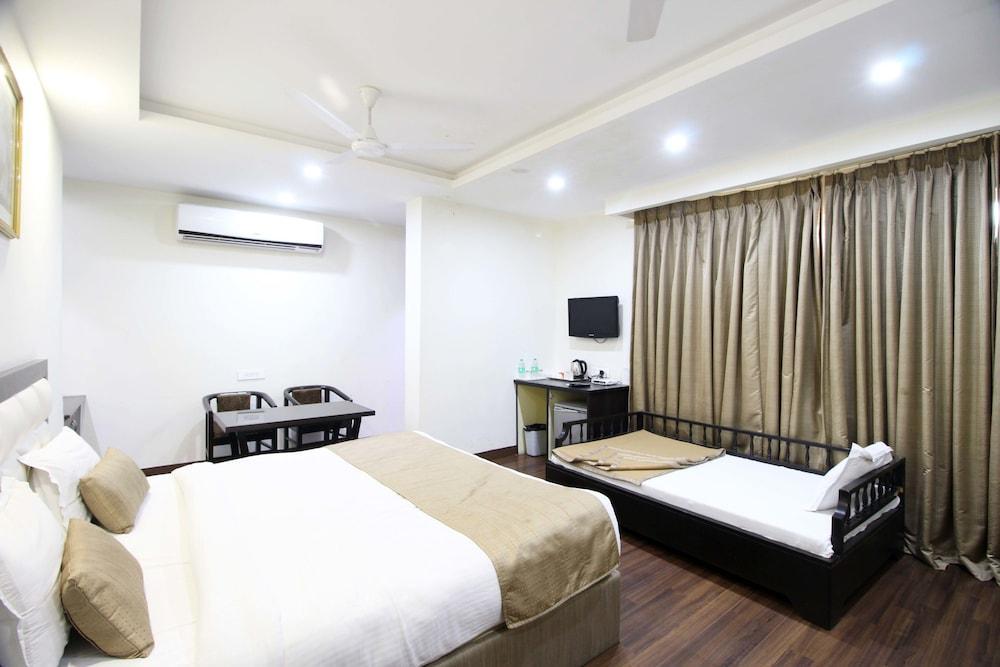 Genx Usha Kiran Agra Hotel Agra  Exterior foto