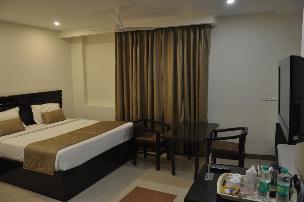 Genx Usha Kiran Agra Hotel Agra  Exterior foto