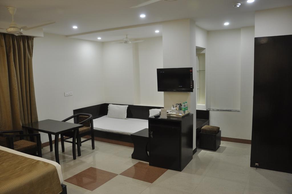 Genx Usha Kiran Agra Hotel Agra  Exterior foto