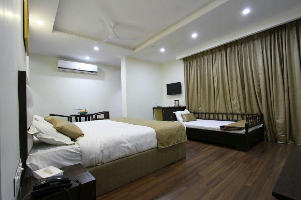 Genx Usha Kiran Agra Hotel Exterior foto