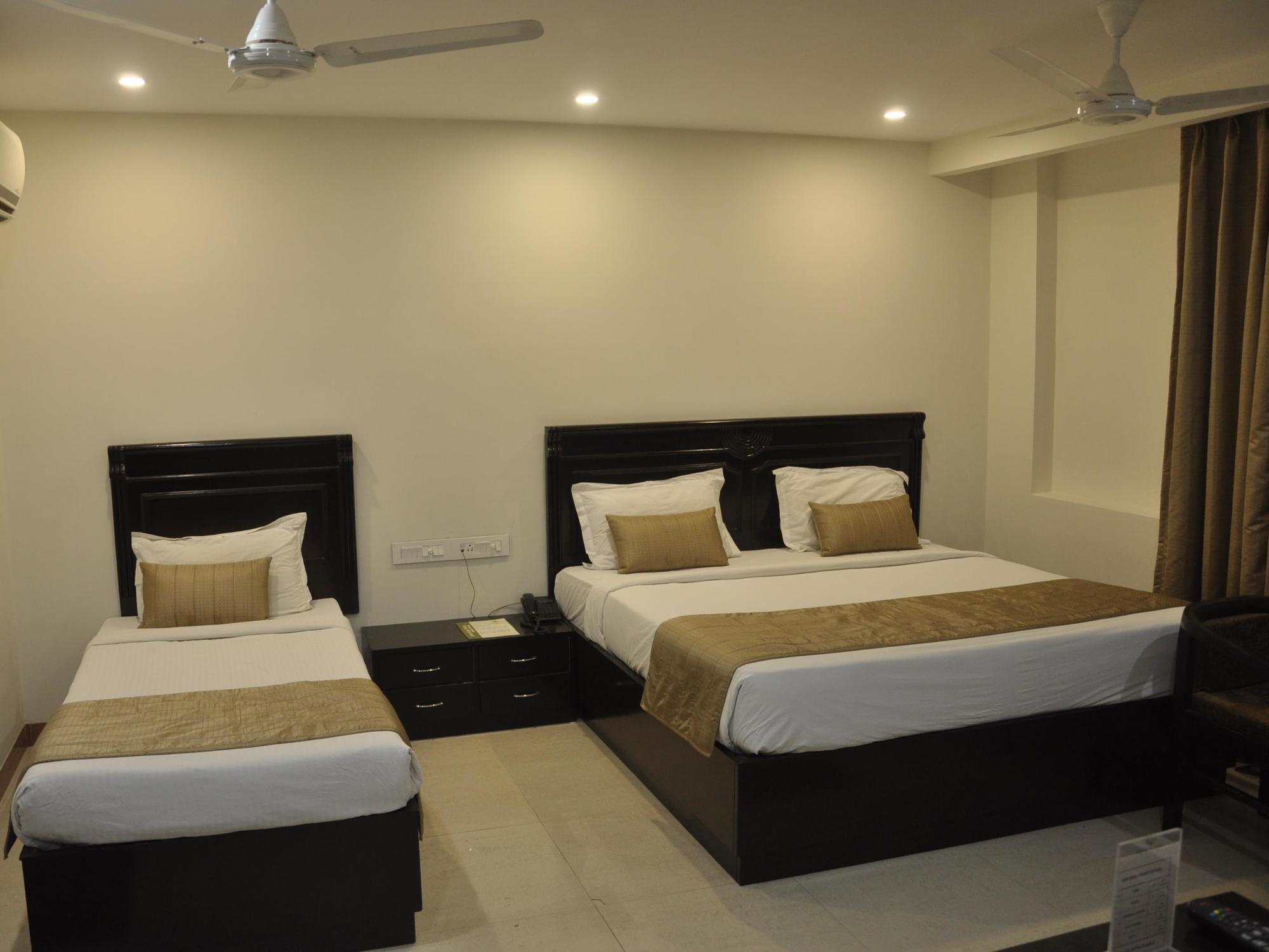 Genx Usha Kiran Agra Hotel Agra  Exterior foto