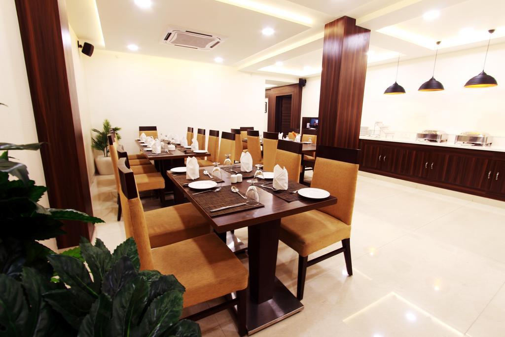 Genx Usha Kiran Agra Hotel Exterior foto