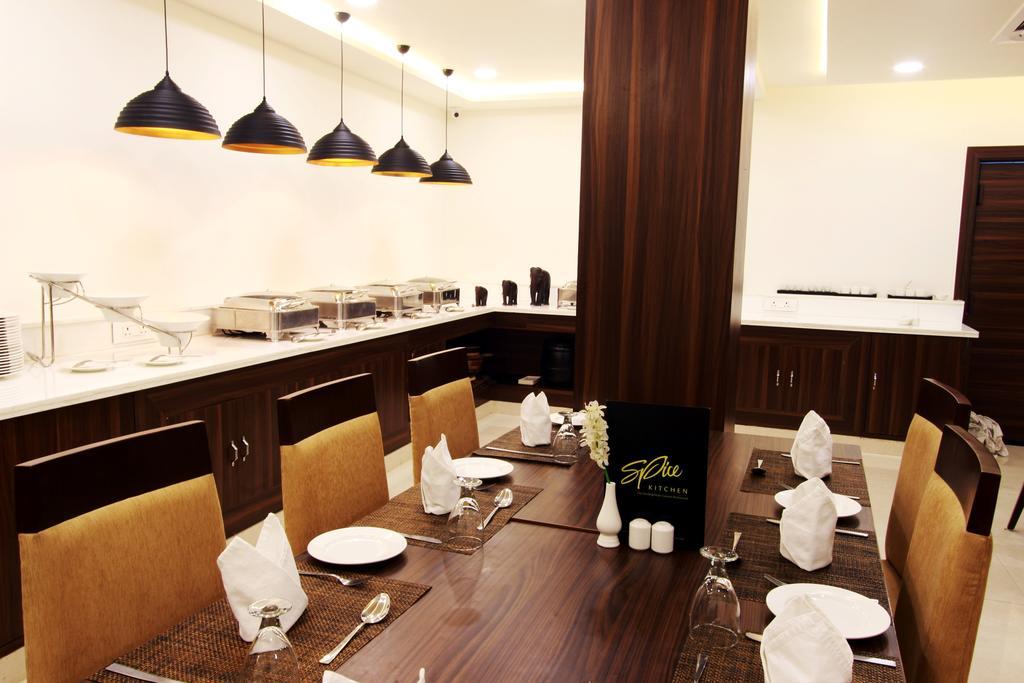 Genx Usha Kiran Agra Hotel Agra  Exterior foto