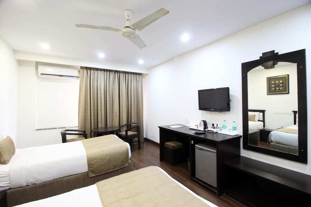 Genx Usha Kiran Agra Hotel Exterior foto