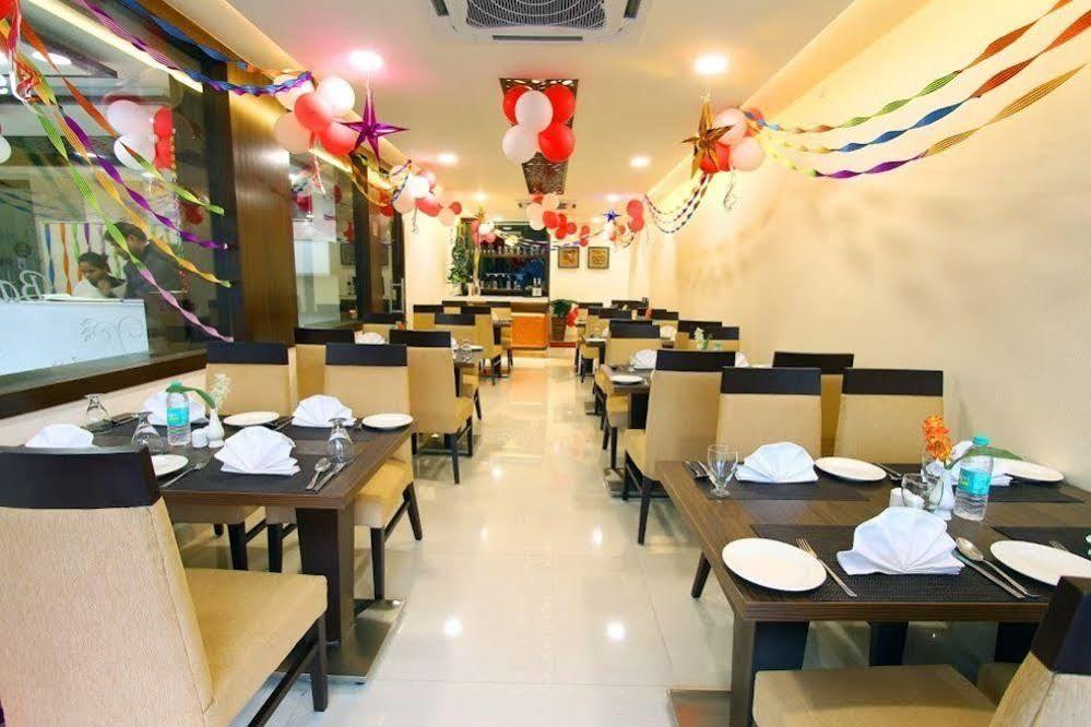 Genx Usha Kiran Agra Hotel Exterior foto