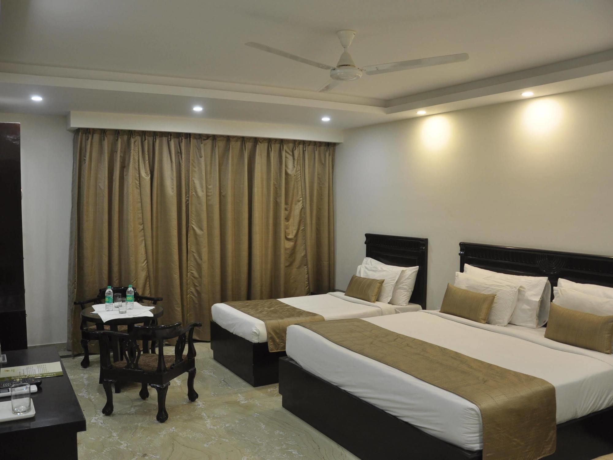 Genx Usha Kiran Agra Hotel Agra  Exterior foto