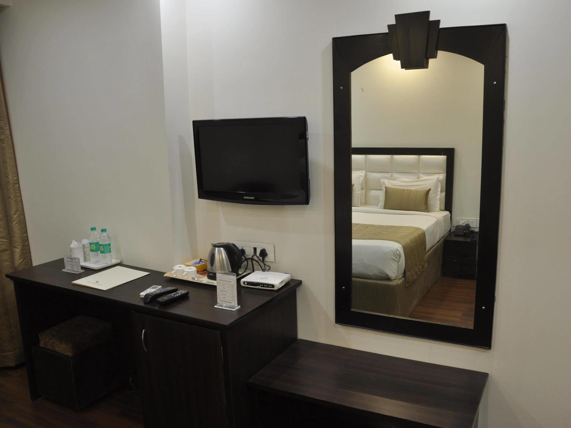 Genx Usha Kiran Agra Hotel Agra  Exterior foto