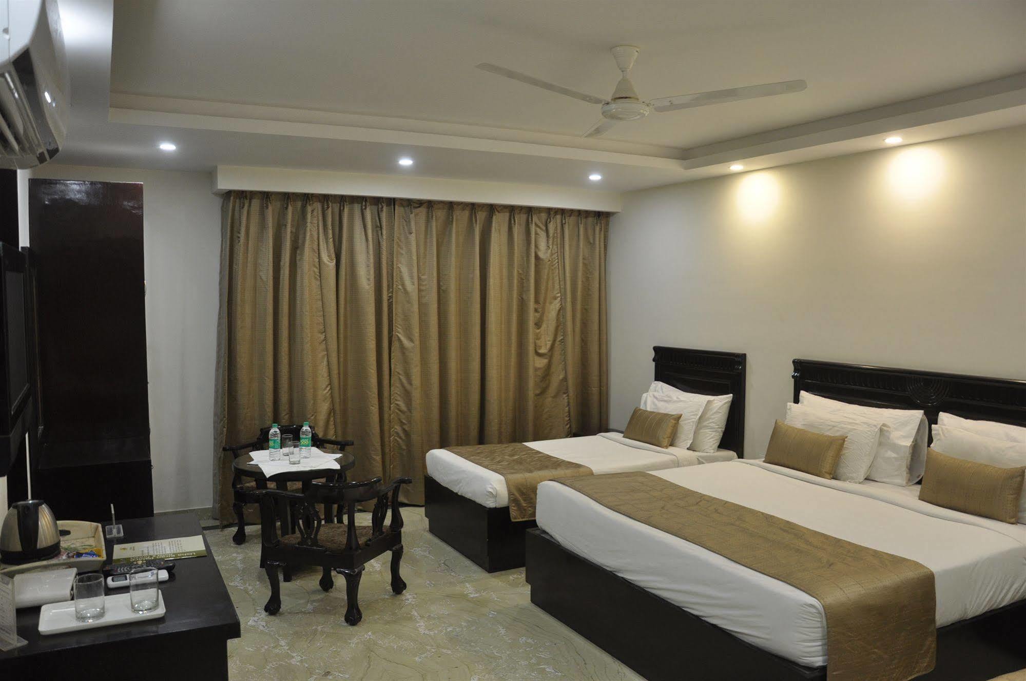 Genx Usha Kiran Agra Hotel Agra  Exterior foto