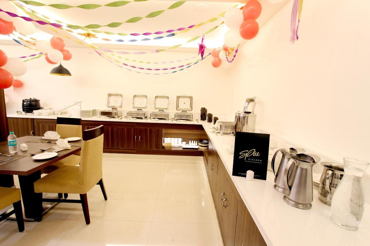 Genx Usha Kiran Agra Hotel Agra  Exterior foto