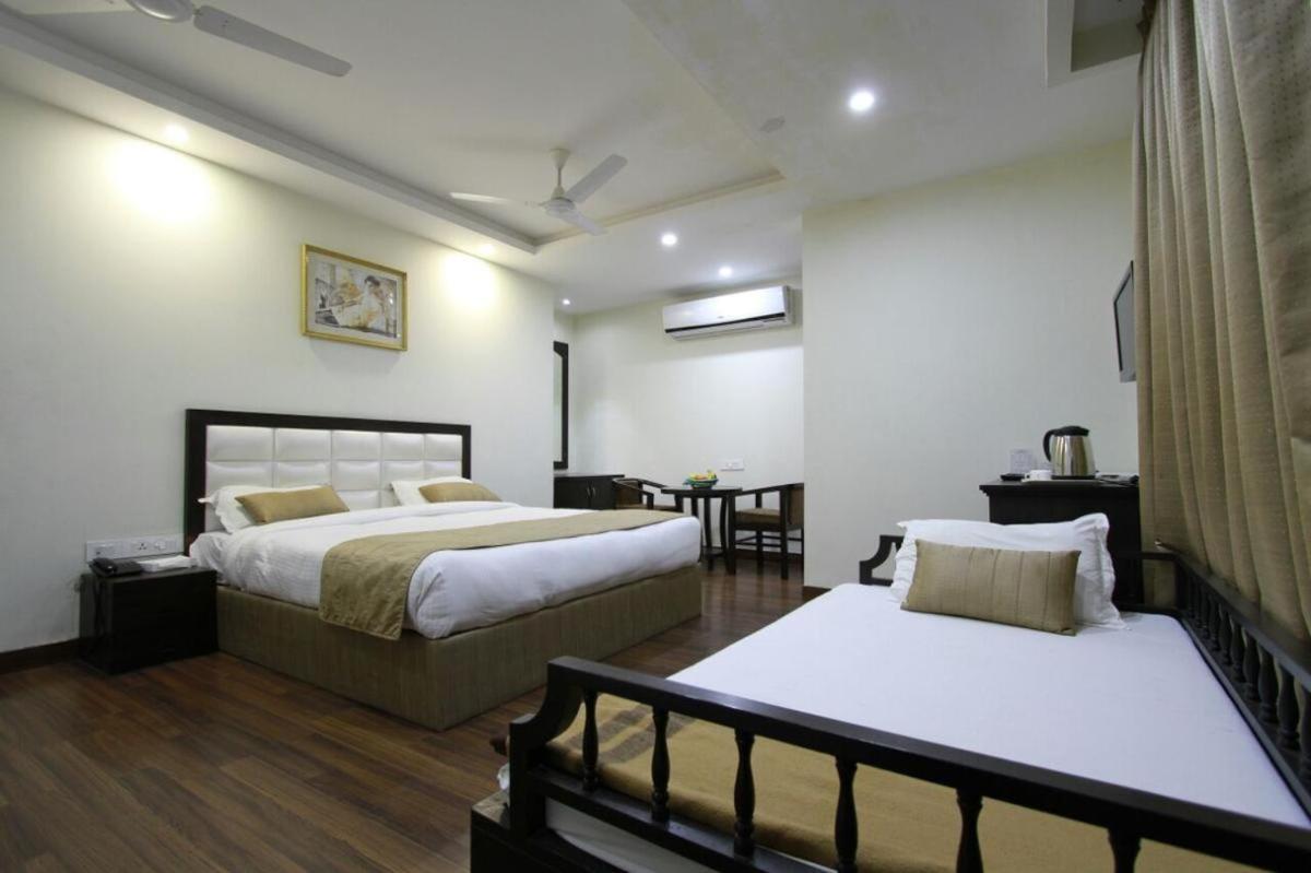Genx Usha Kiran Agra Hotel Agra  Exterior foto